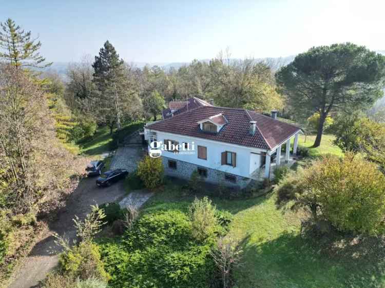 Villa in Regione Bricco Barrano, Cantarana (AT)