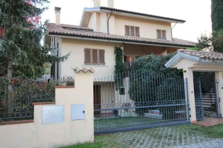 Villa singola in Via ugo foscolo, Appignano del Tronto, 10 locali