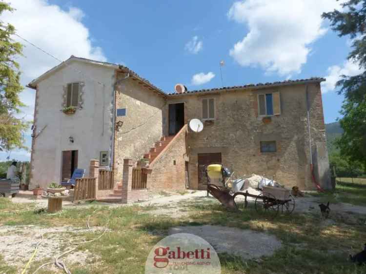 Casa colonica Strada Provinciale di Mezzanelli, Massa Martana