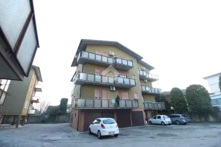 Quadrilocale viale della Pace 76, San Pio X, Vicenza