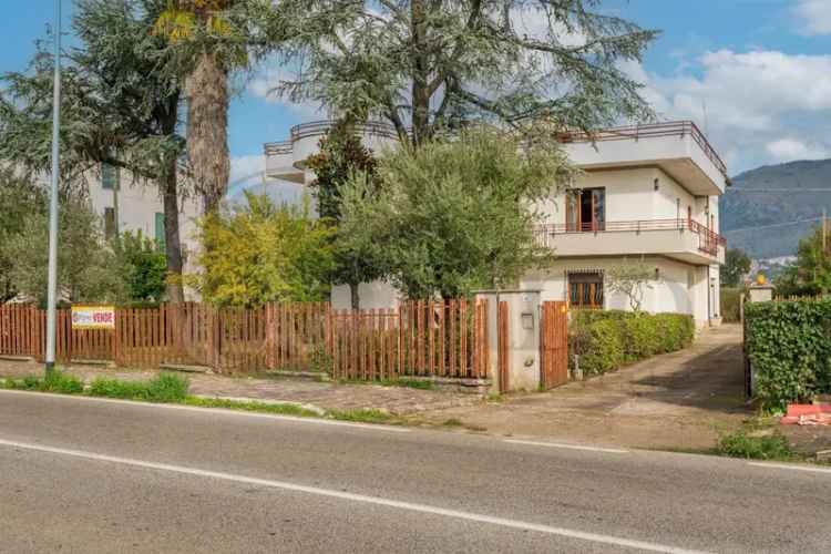 Villa singola in Via casilina sud, Roccasecca, 10 locali, 4 bagni