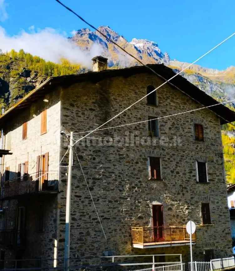 Bilocale Contrada Curlo, Centro, Chiesa in Valmalenco