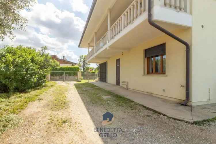 Villa unifamiliare via Monte Grappa, Centro, Caerano di San Marco