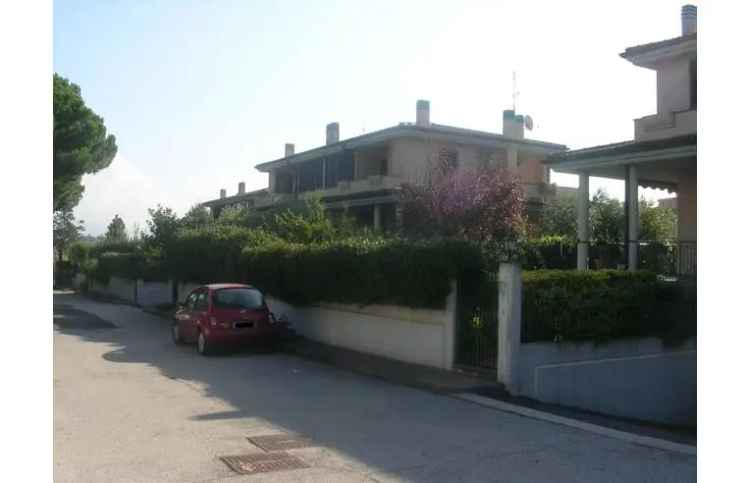 Villa in vendita a Roma, Zona Ardeatino