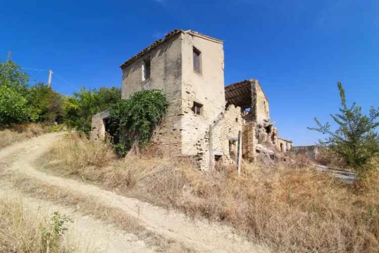 Porzione di trifamiliare in vendita