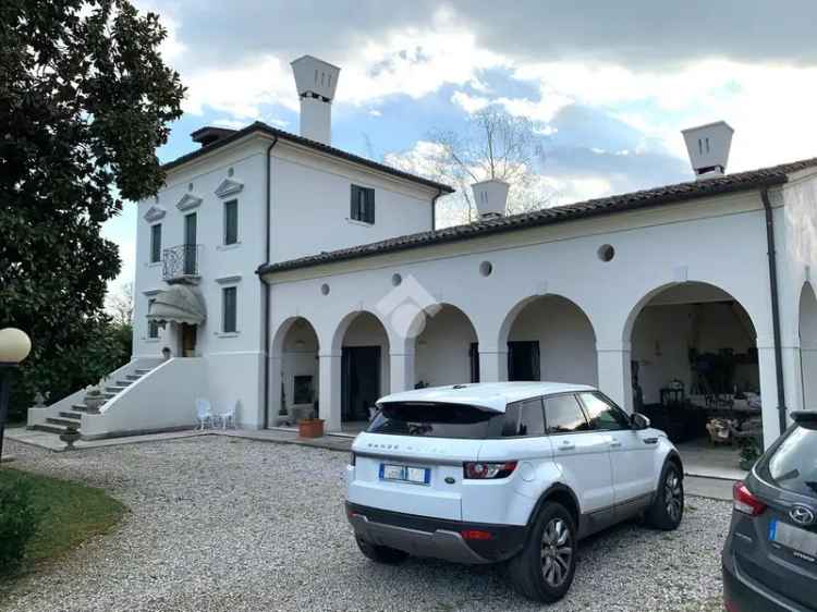 Villa singola in vendita