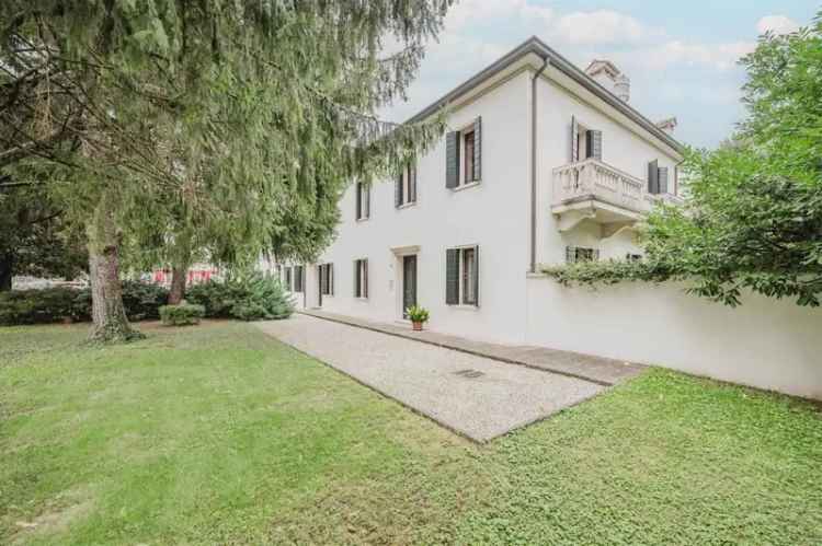 Villa in Via Caporello 25, Padova, 12 locali, 4 bagni, 415 m²