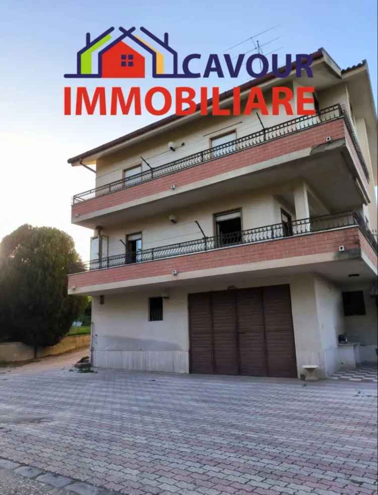 Villa unifamiliare via Santa Petronilla 14, Centro, Caltanissetta