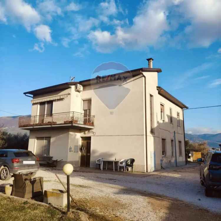 Appartamento in Campagna con Terreno e Garage