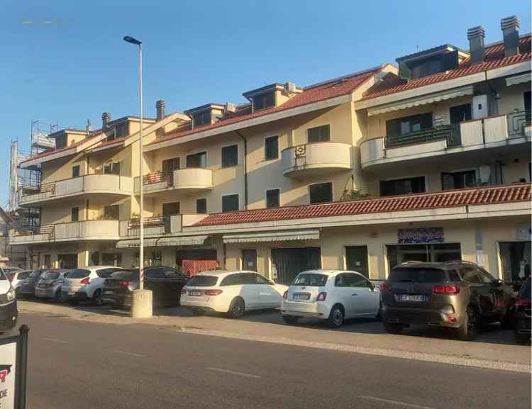 Appartamento in Via Salaria, Castel di Lama, 7 locali, 3 bagni, 202 m²