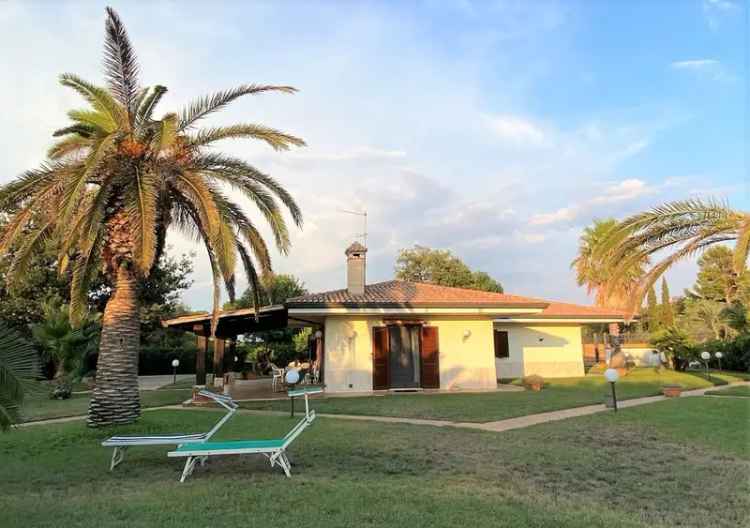 Villa unifamiliare via Caterattino, 42, Centro, Sabaudia