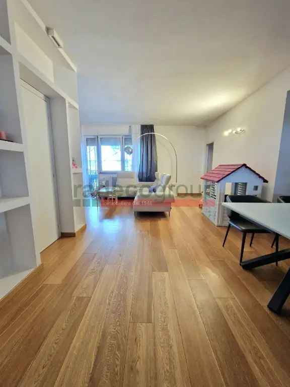 Appartamento in Via Costanzo Ebat, Livorno, 5 locali, 2 bagni, 140 m²