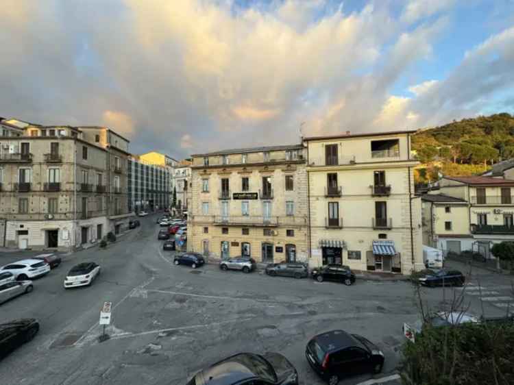 Appartamento in Piazza Mercato Vecchio, Lamezia Terme, 1 bagno, 100 m²