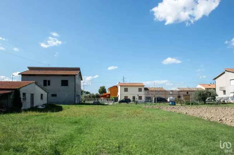 Vendita terreno di 550 m² in Loreto (60025) - 87423 - iad