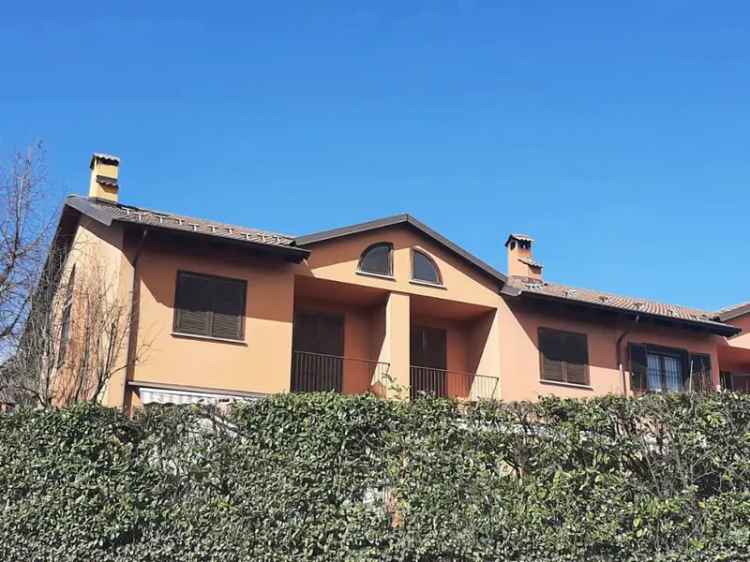 Villa a schiera in Strada Revigliasco 109, Moncalieri, 5 locali