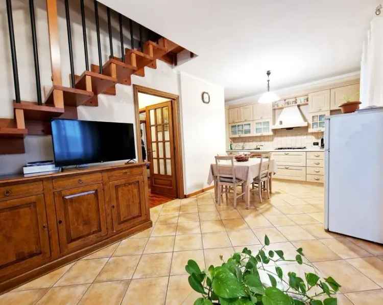 Appartamento in Via romana ovest, Porcari, 5 locali, 2 bagni, 115 m²