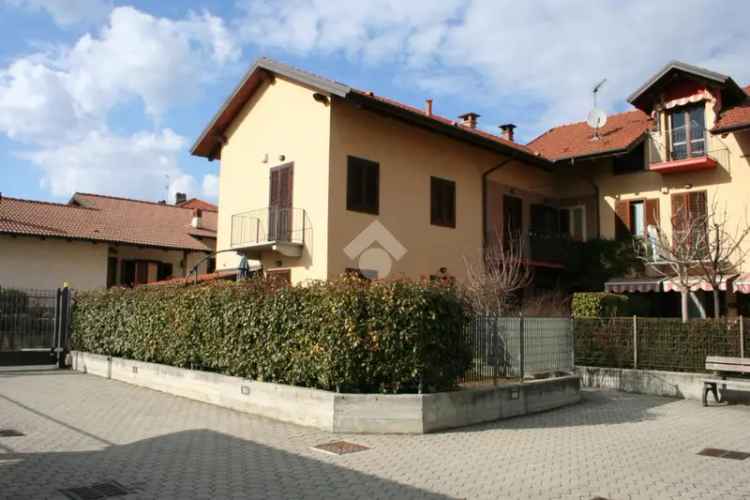 Villa a schiera d'angolo in vendita