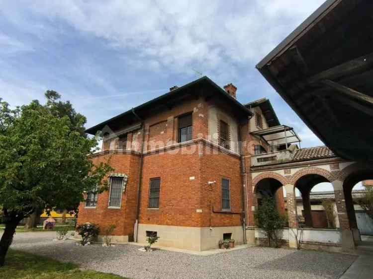 Villa unifamiliare via Enrico Fermi 1, Centro, Mairago