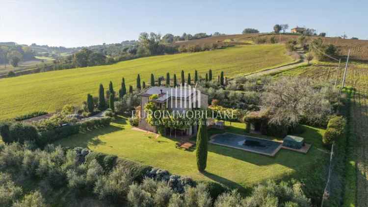 Casale via Bruno Buozzi, 70, Contrada Mulino, Castiglione del Lago