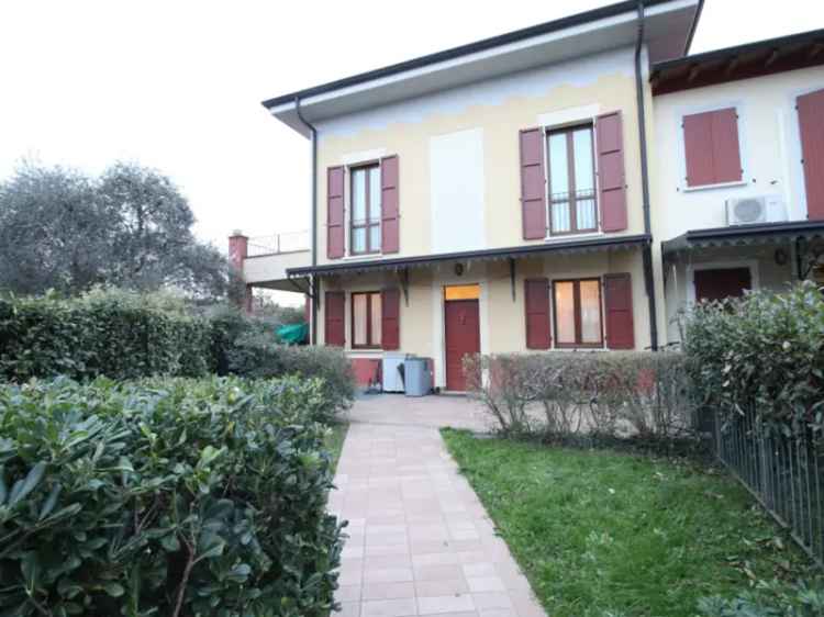 Villa in Via Risorgimento, Rovato, 1 bagno, giardino in comune, 200 m²