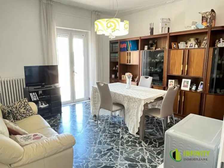 Appartamento in Via Cappelluti, Matera, 5 locali, 2 bagni, 125 m²