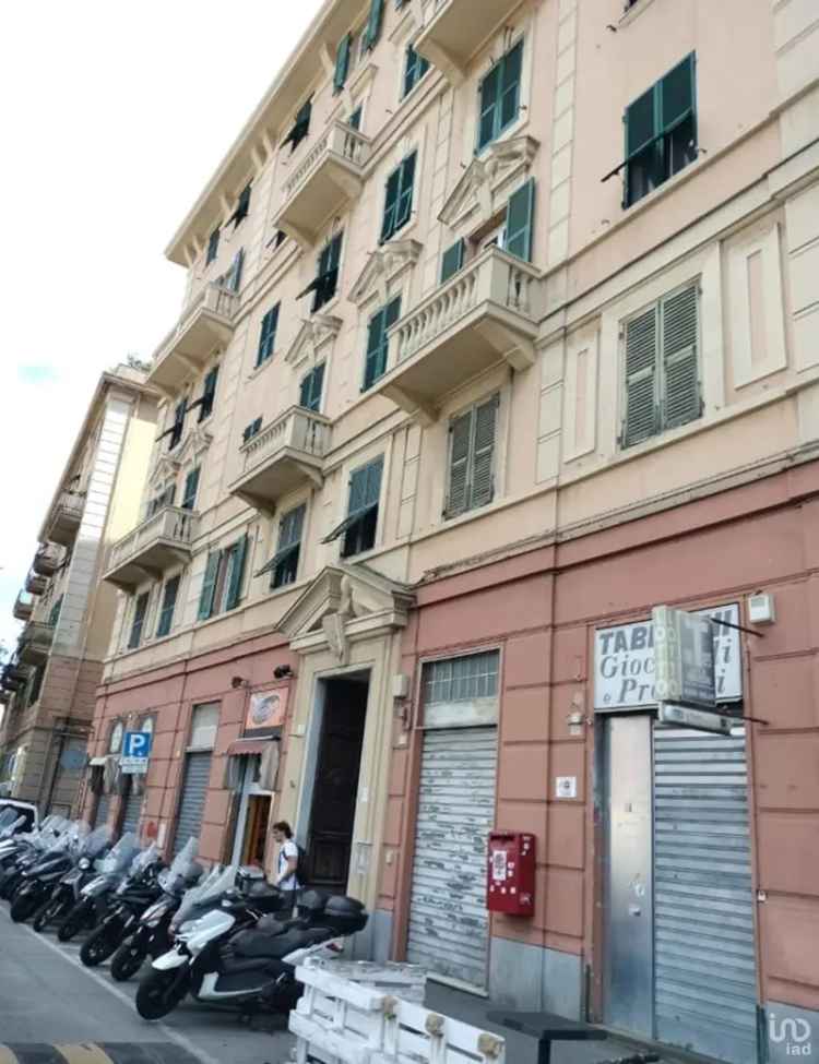 Vendita appartamento 7 locali di 110 m² a Genova (16137) - 113304 - iad