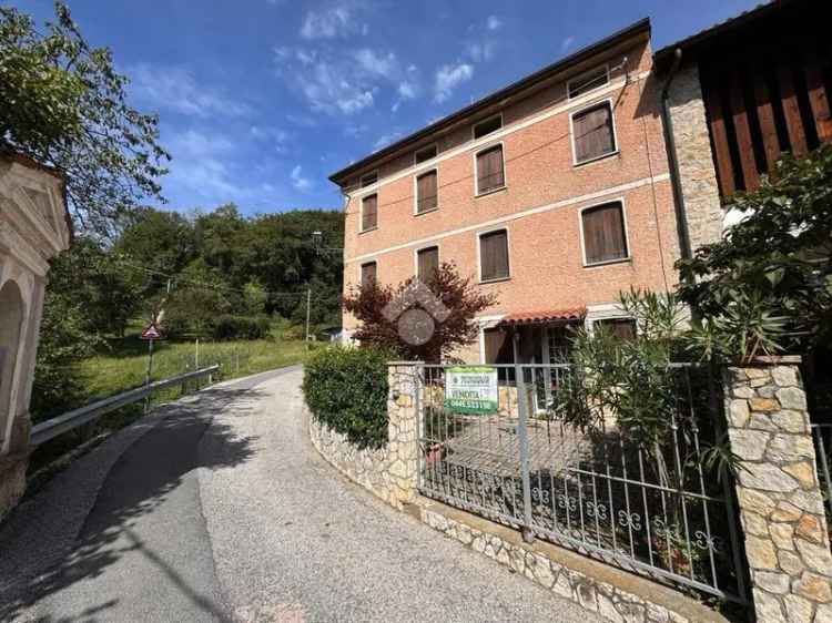 Casa colonica Contrà Nogare 24, Schio