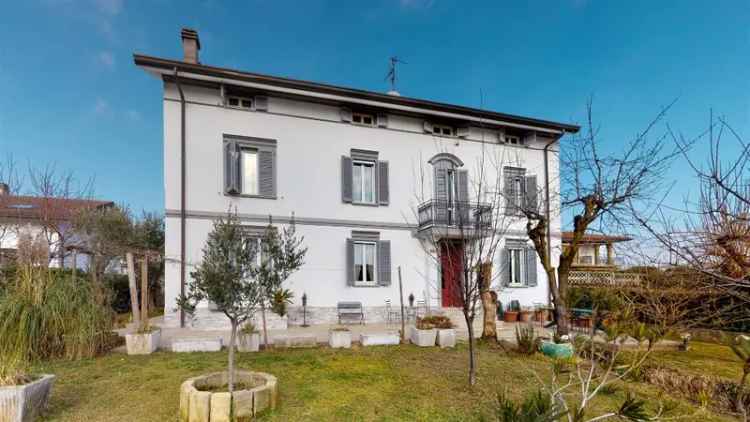 Villa in Via Vittorio Veneto 34, Inverigo, 6 locali, 3 bagni, 255 m²