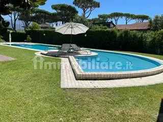 Villa unifamiliare, ottimo stato, 350 m², Roma Imperiale, Forte dei Marmi