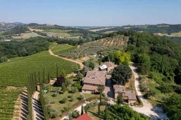 Casale Strada Provinciale di San Gimignano, San Gimignano