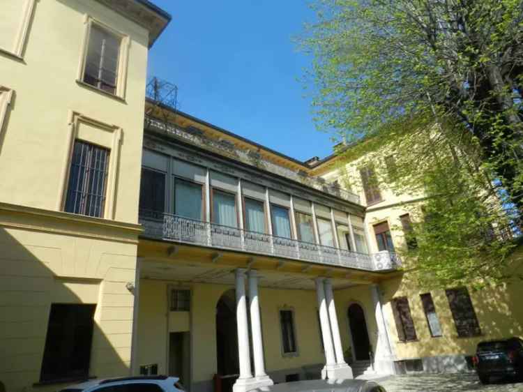 Appartamento oltre 5 locali in vendita in Piazza Roma , Asti -  n° 531895