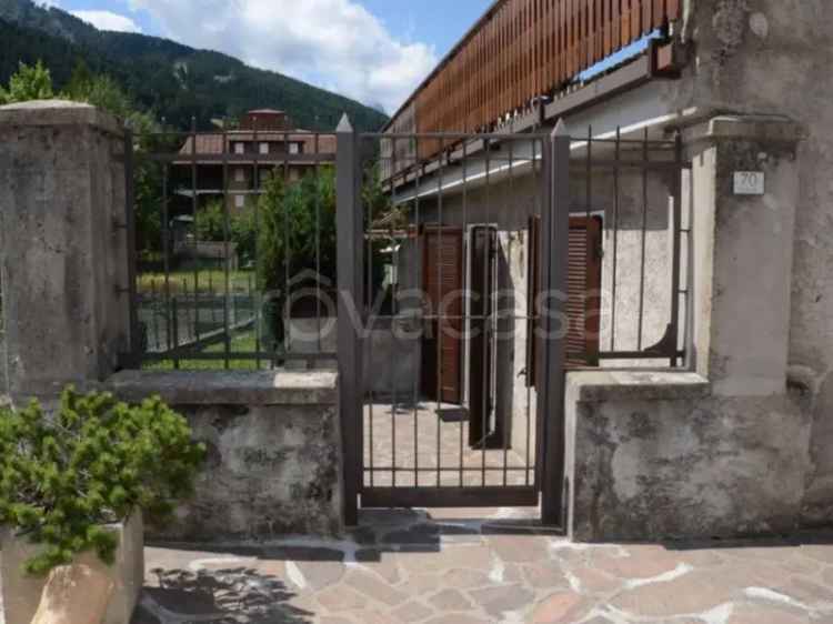 Appartamento in in affitto da privato a Ponte di Legno via Nino Bixio, 70