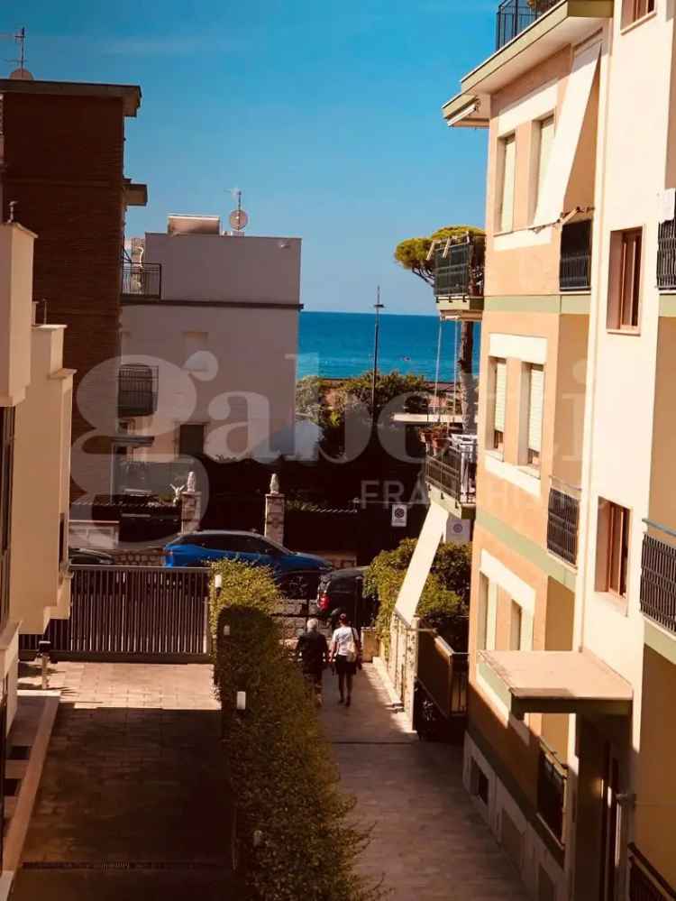 Appartamento in Via Ventotene, 3, Gaeta (LT)