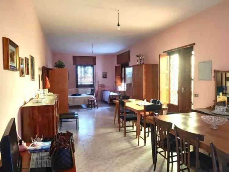 Villa in Via Grottalunga 17, Nicolosi, 10 locali, 2 bagni, 252 m²