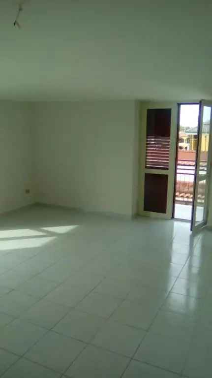 Appartamento in Via Giuseppe Verdi 12, Cesa, 7 locali, 2 bagni, 110 m²