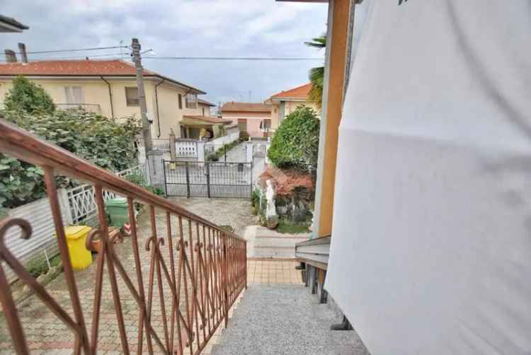 Villa unifamiliare via Italia Pianea 12, Centro, Livorno Ferraris