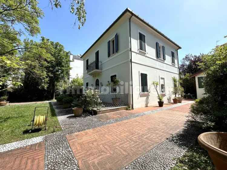 Villa unifamiliare viale Cesare Battisti, Centro, Riccione