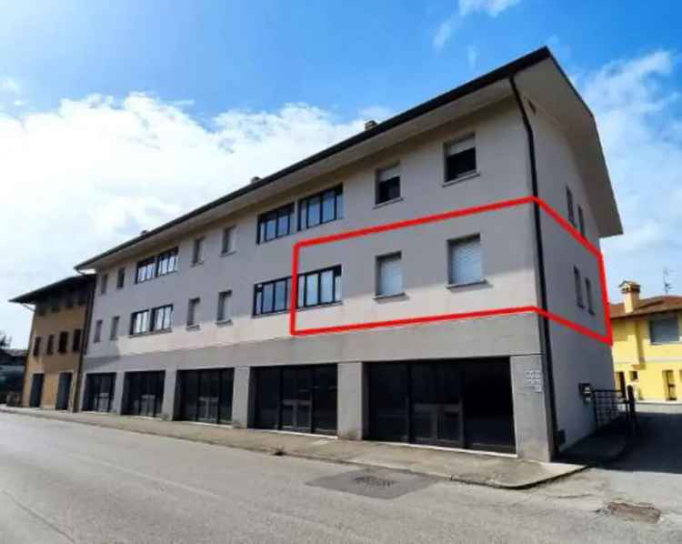 Appartamento in Via Vittorio Veneto, Gonars, 6 locali, 100 m²