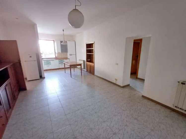 Appartamento in Via CARBONARO 15, Ceprano, 5 locali, 1 bagno, 90 m²