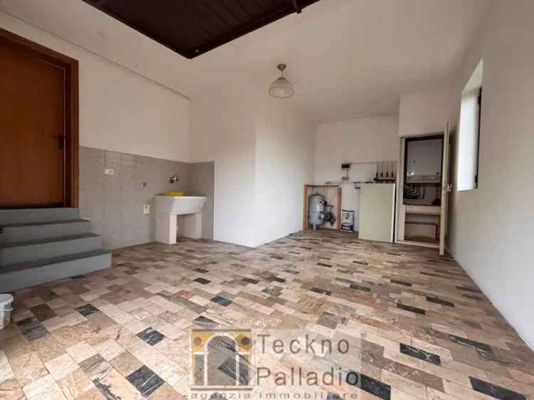 Villa bifamiliare, ottimo stato, 285 m², Centro, San Pietro in Gu