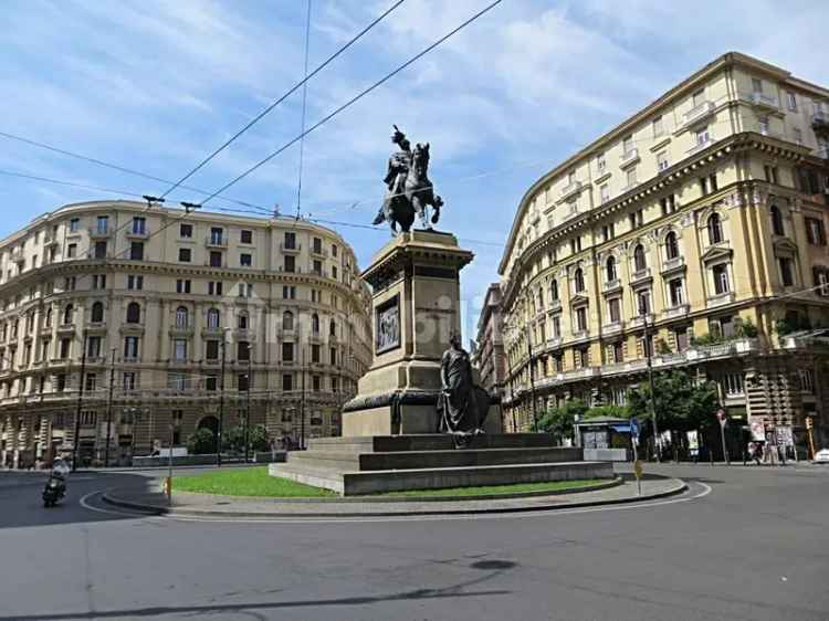 Bilocale piazza Giovanni Bovio snc, Porto - Municipio, Napoli