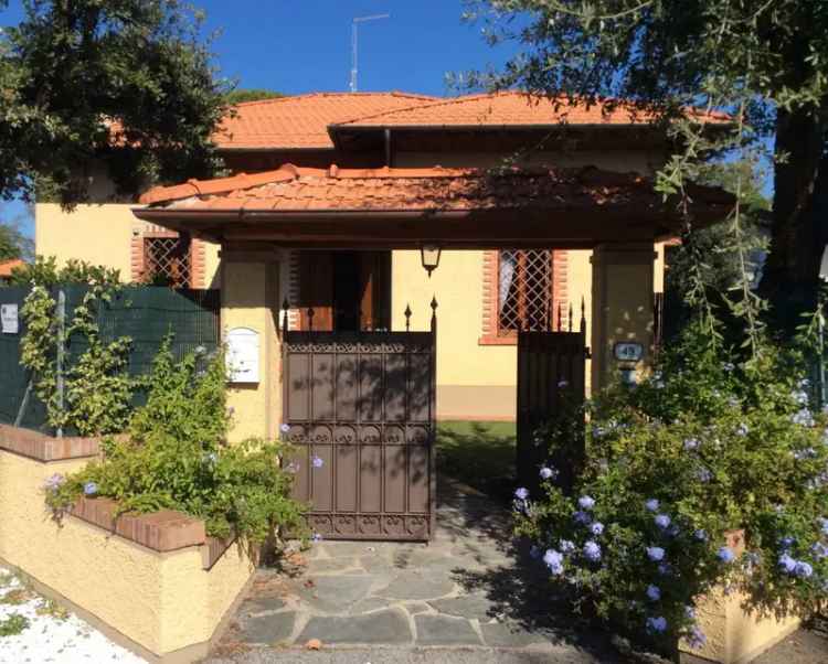 Villa unifamiliare via Padre Ignazio da Carrara 21, Vittoria Apuana, Forte dei Marmi