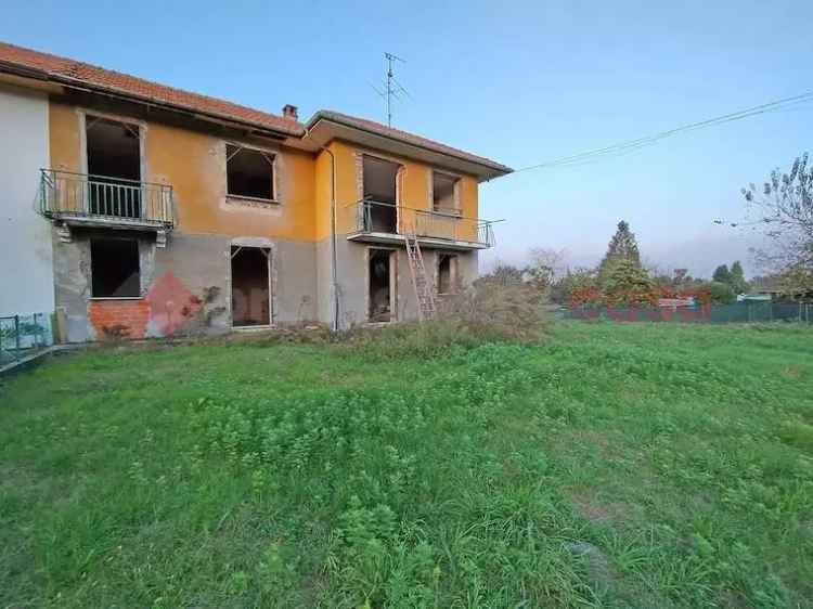 Casa Indipendente in vendita  a Castelletto sopra Ticino