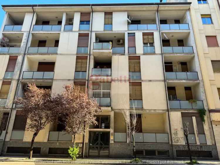 Appartamento in Via Pasquale Rossi 52, Cosenza, 5 locali, 1 bagno