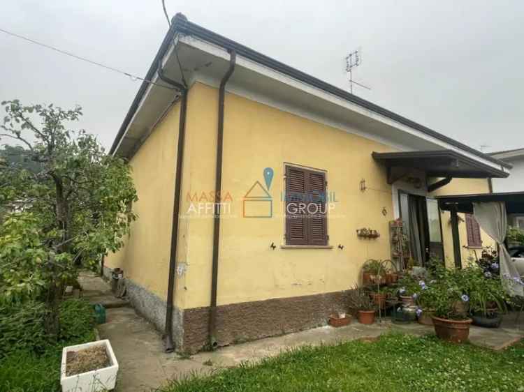 Villa singola in Via Fossone Basso 6/1, Carrara, 7 locali, 2 bagni