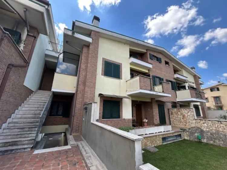 Appartamento in Via Luigi Pirandello 1, Tivoli, 5 locali, 125 m²