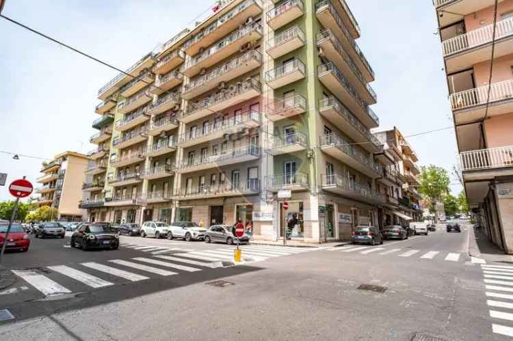 Appartamento in Corso Italia, Acireale, 6 locali, 1 bagno, 144 m²