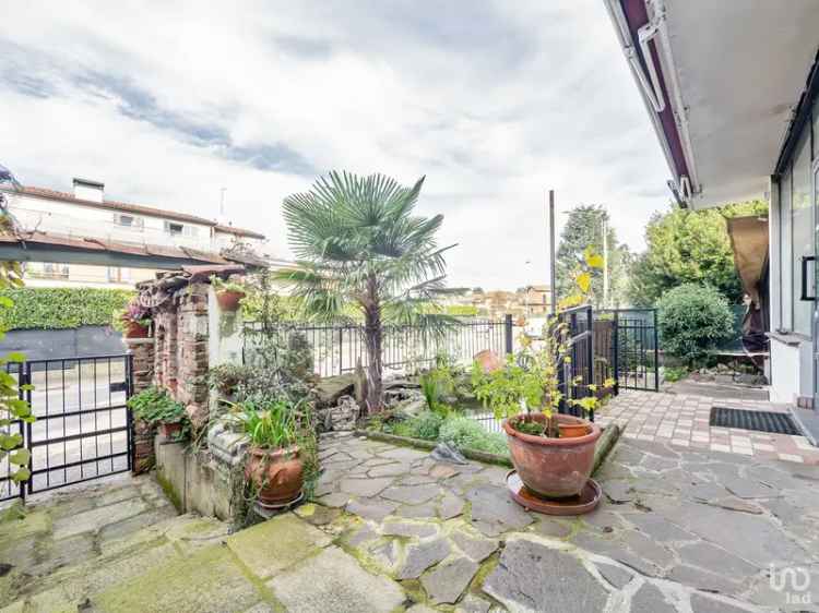 Vendita casa indipendente 6 locali di 192 m² in Carugo (22060) - 130866 - iad