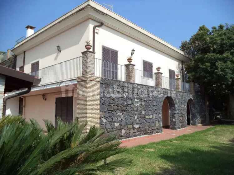 Villa unifamiliare via Dietro Serra, Viagrande