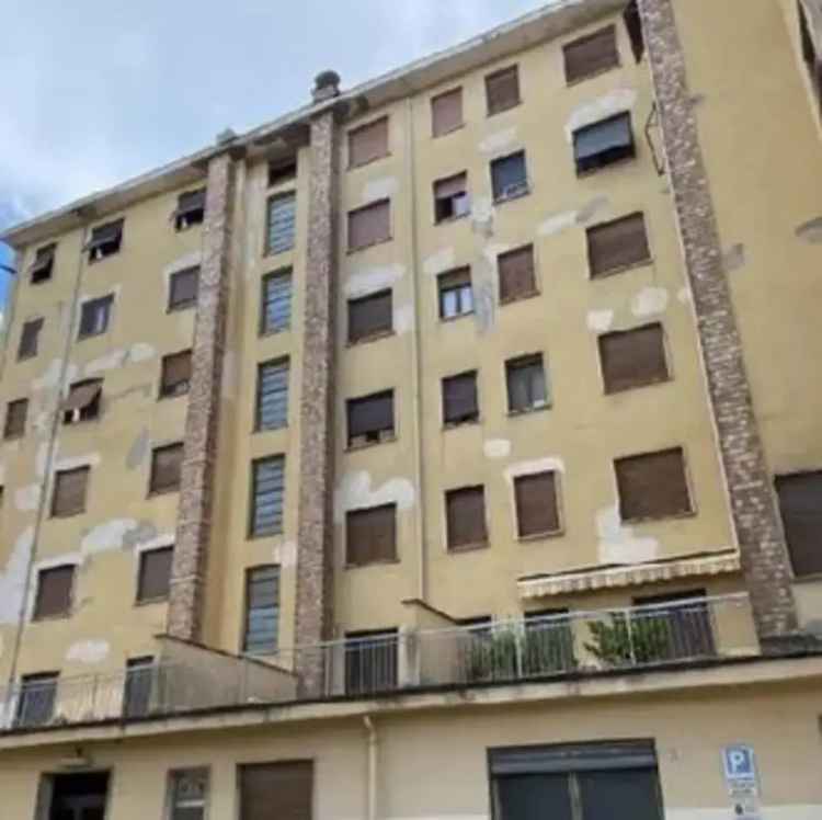 Appartamento in Via Giuseppe Garibaldi 33, Novi Ligure, 6 locali